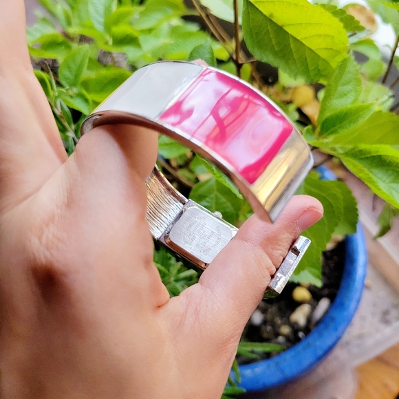 Classic Retro Pink & Yellow Studio Quartz Womens Womans Watch - Picture 6 of 6